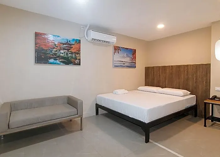 Maine Residences Tramo Near Naia Terminal *
